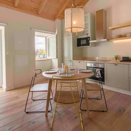 Walnut - Cosiness Between Hills And Sea. *